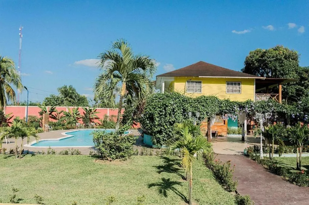 Guacamayos Hotel Bonao