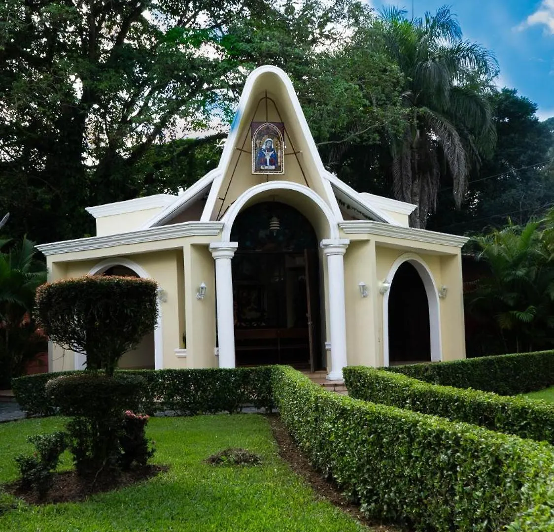 Guacamayos Hotel Bonao