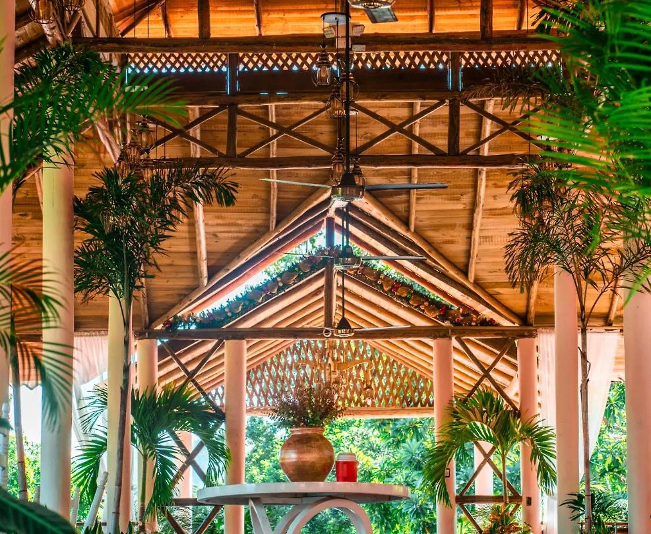 Guacamayos Hotel Bonao