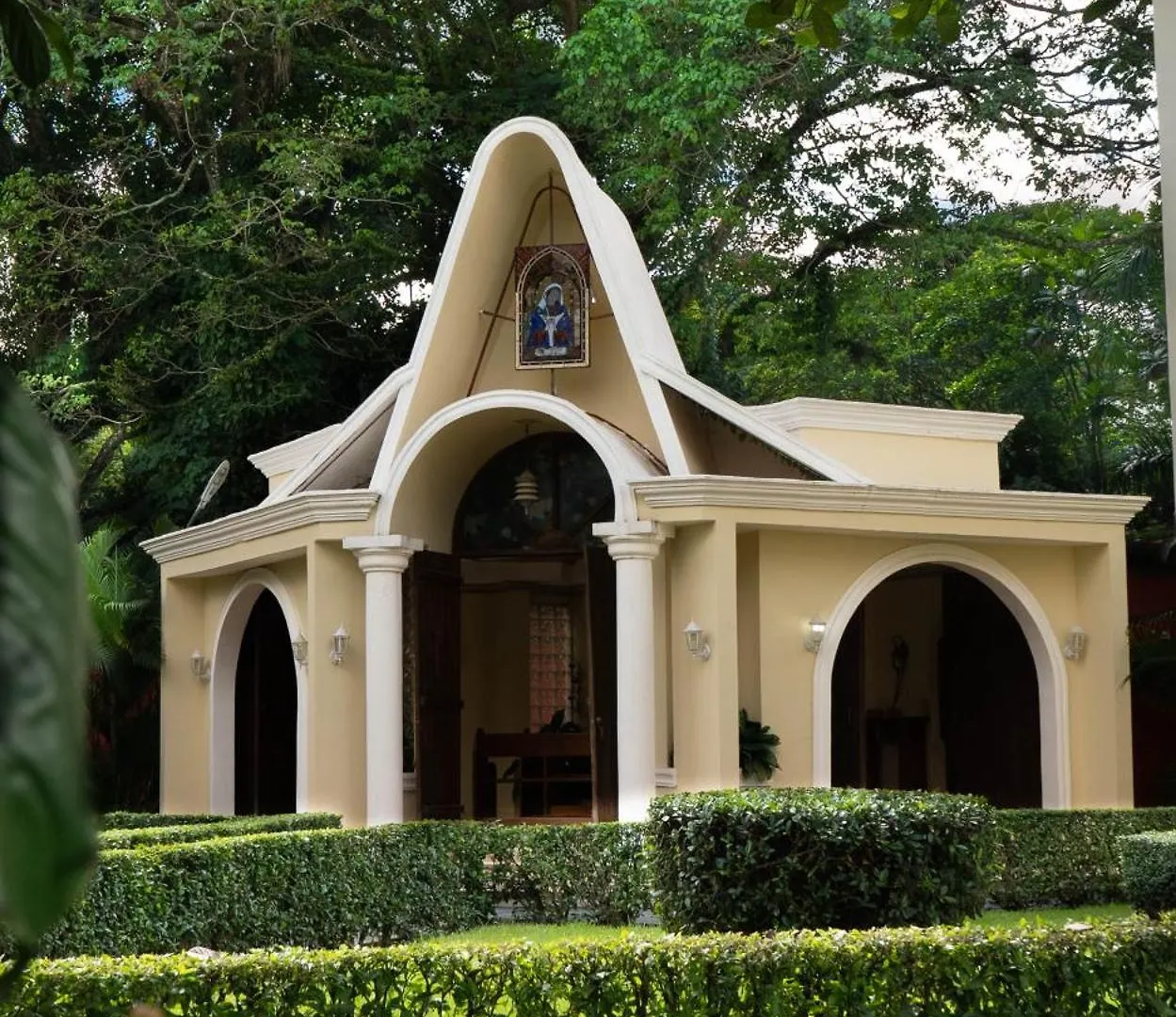 Guacamayos Hotel Bonao